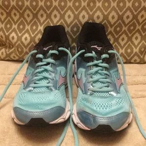 Mizuno Women’s Wave inspire 15 Running shoes